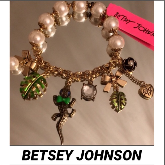 Betsey Johnson Jewelry - BETSEY JOHNSON •CritterCollection Charm Bracelet